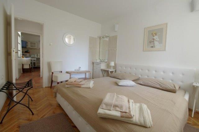 Apartments Lorenandreja Rab Town Buitenkant foto